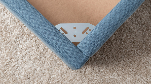 Кровать Миа 160 рогожка светло-синий, кант желтовато-коричневый с ортопедическим основанием и подъемным механизмом